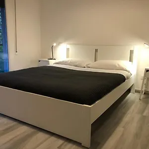 Bed & Breakfast Four